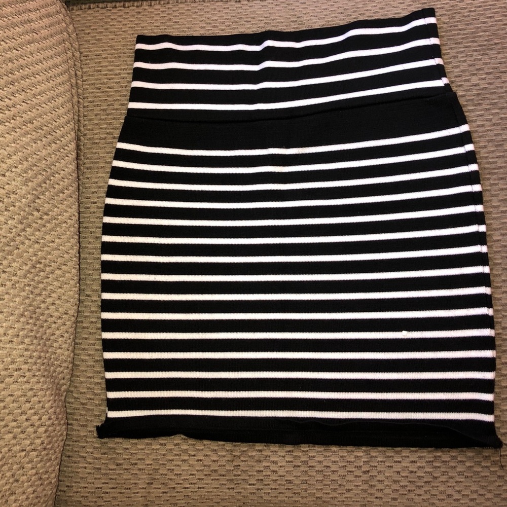 Windsor Black and White Skirt